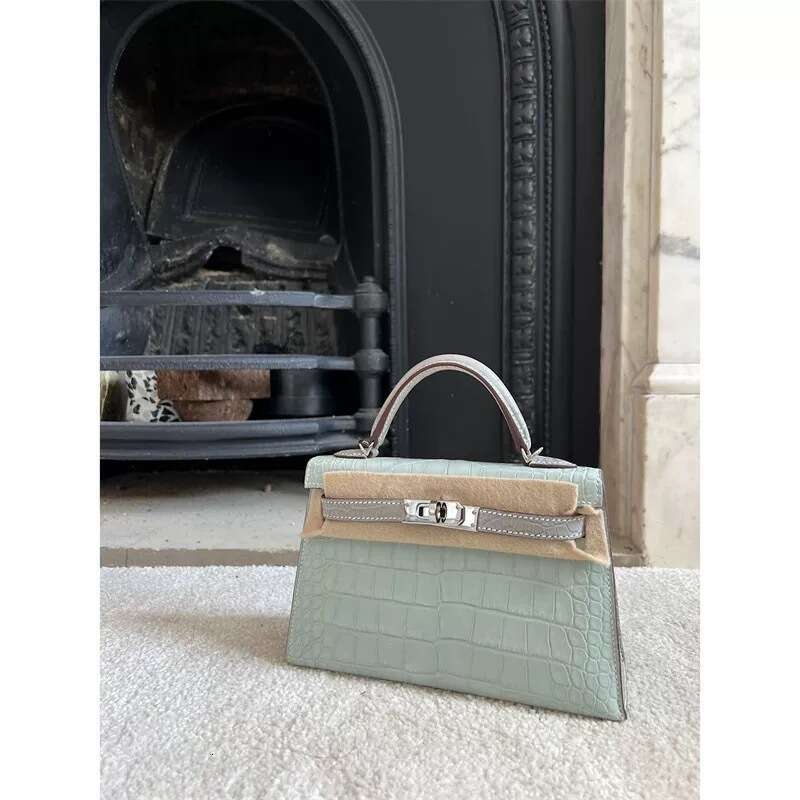 New Women's Crocodile Pattern Tote Bag: Stylish 2024 Hot Designer Handbag For Work And Travel