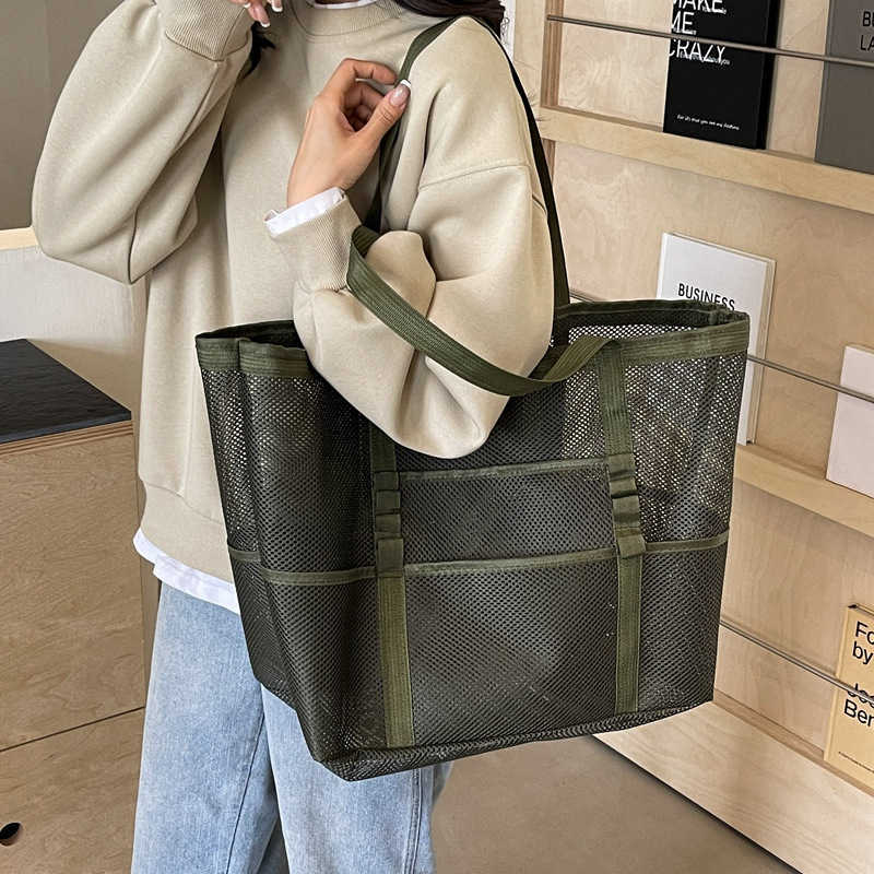 Tote bag for women 2024 new large capacity commuting backpack canvas chain shoulder crossbody bag commuting bucket bag 241204