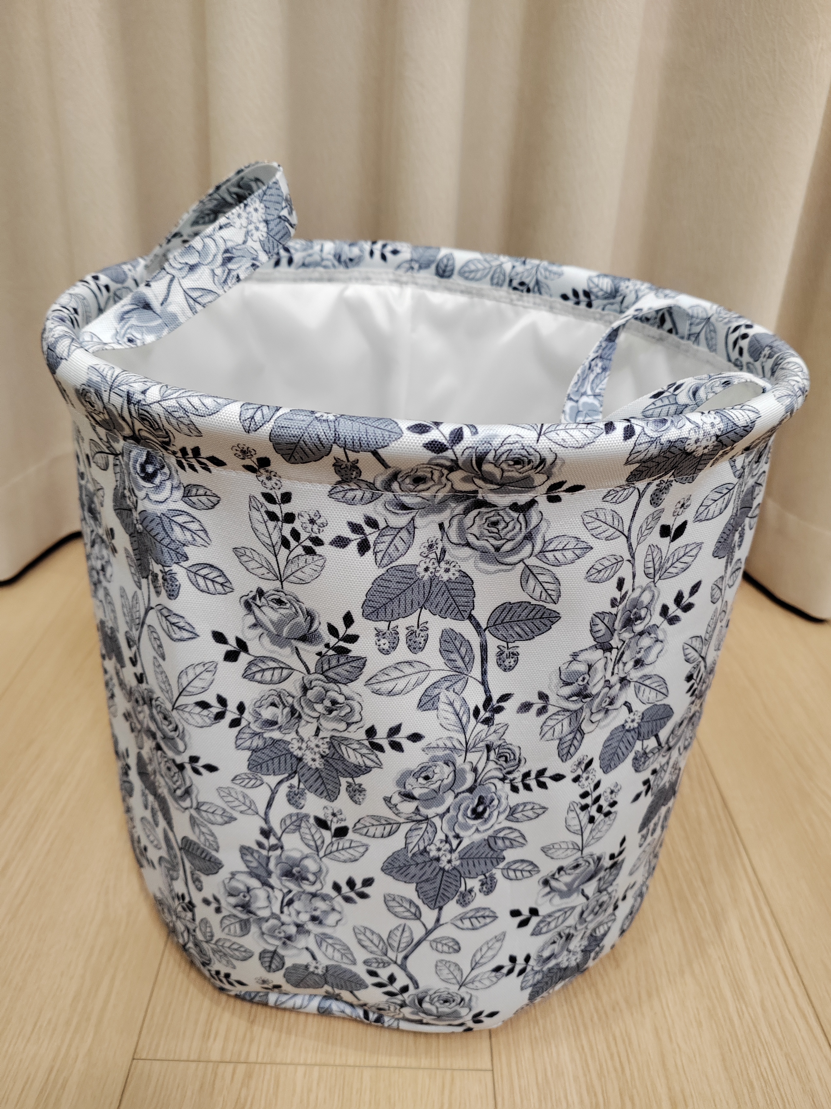 Blue pattern foldable dustproof dirty clothes basket Durable and Foldable Dustproof