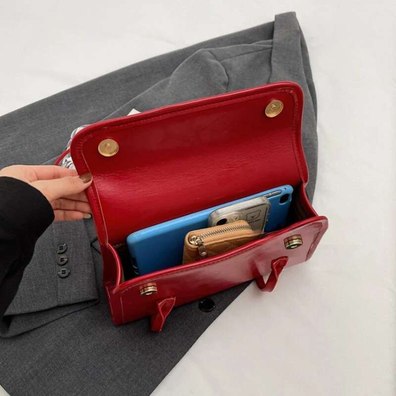 Large Capacity Underarm 2025 New High Sense Women Versatile Autumn and Winter Fashion Popular Portable Shoulder Bag