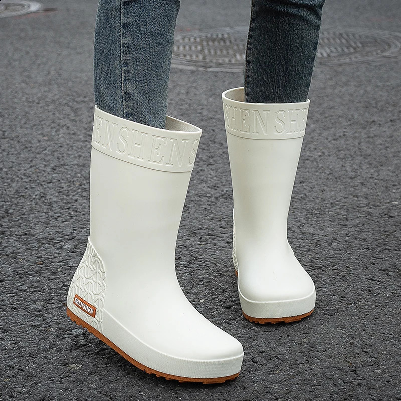 Womens winter warm snow boots fashionable rainy day outdoor cotton rubber shoes adult waterproof anti-slip rain boots mid-tube 241204