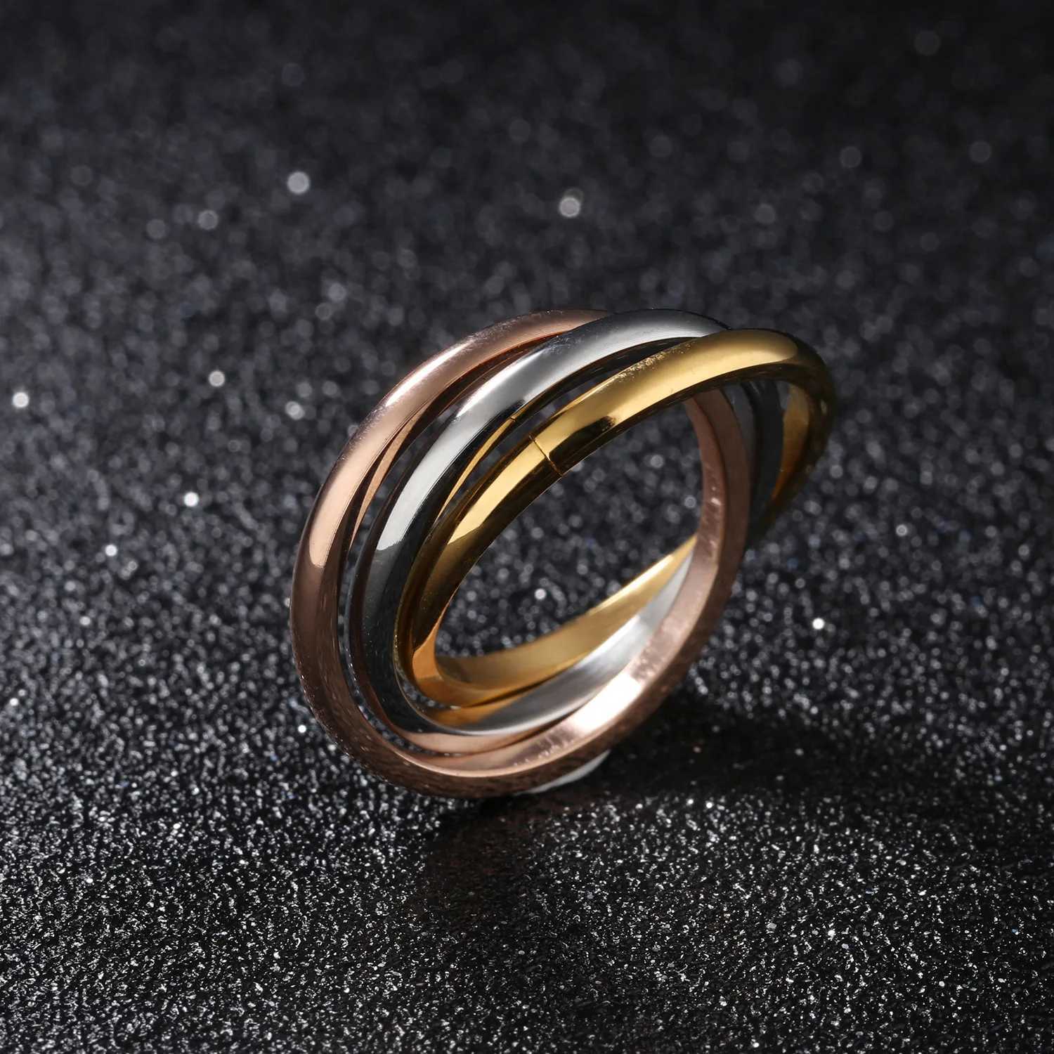 Stainless steel wholesale hot girl finger ring creative three colors in one ring female titanium steel decoration W241205