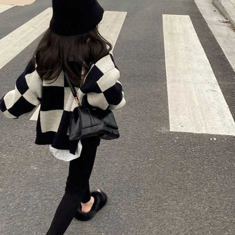 Baby Girls Autumn New Childrens Checkerboard Sweater 2024 Spring Baby Kids Casual Versatile Knitwear Top Plaid Pullover Top W241205