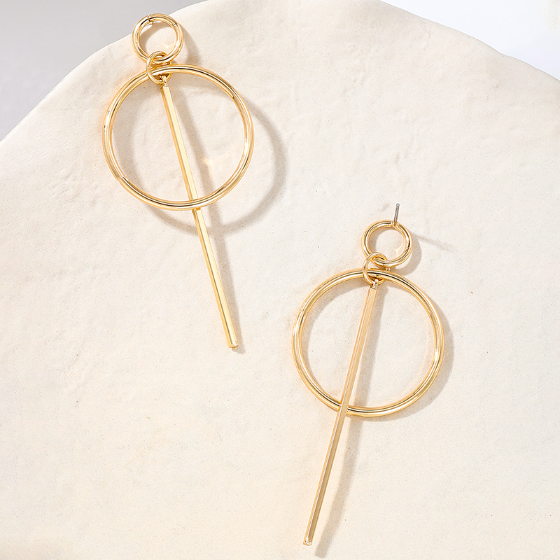 1 pair of fashionable and trendy new simple metal creative round circle ladies earrings suitable for commuting personalised matching