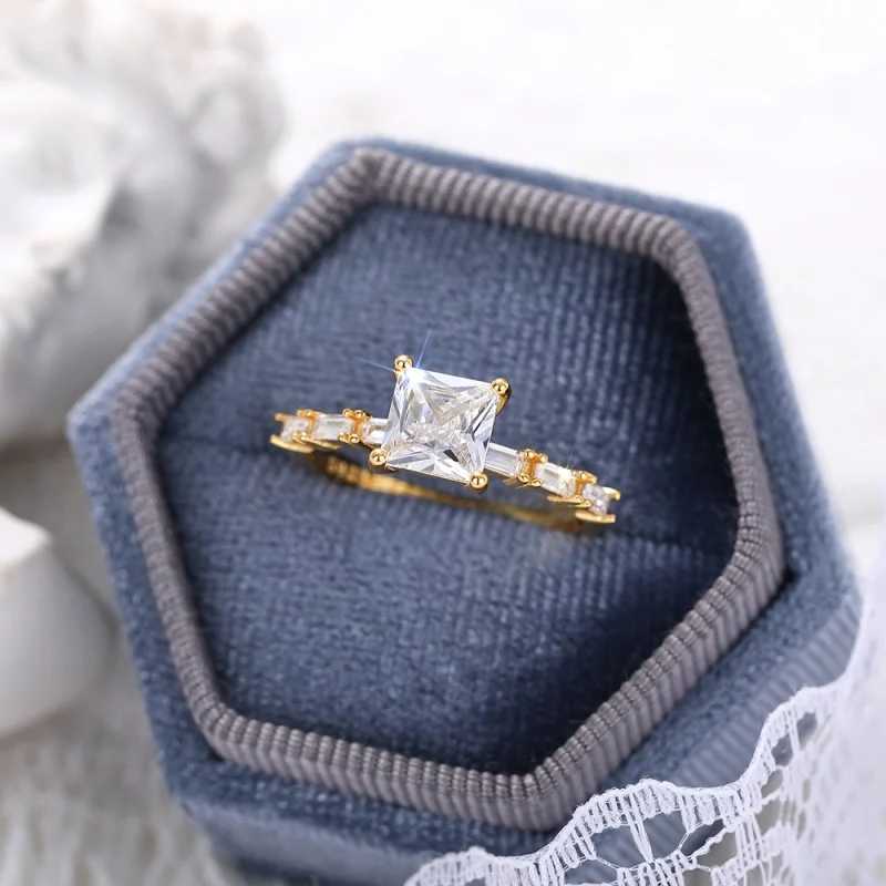 Huitan 925 sterling silver elegant printed CZ ring womens eternal commitment engagement wedding jewelry aesthetic decoration W241205