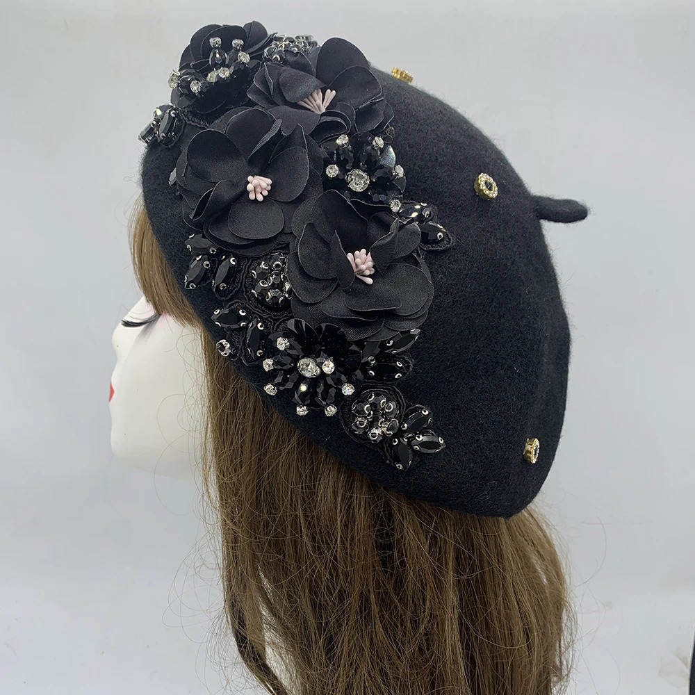 Exaggerated Painter Hat Female Winter Headpiece Winter Unique er Berets for Women Rhinestone Bouquet Turban Cap 241205