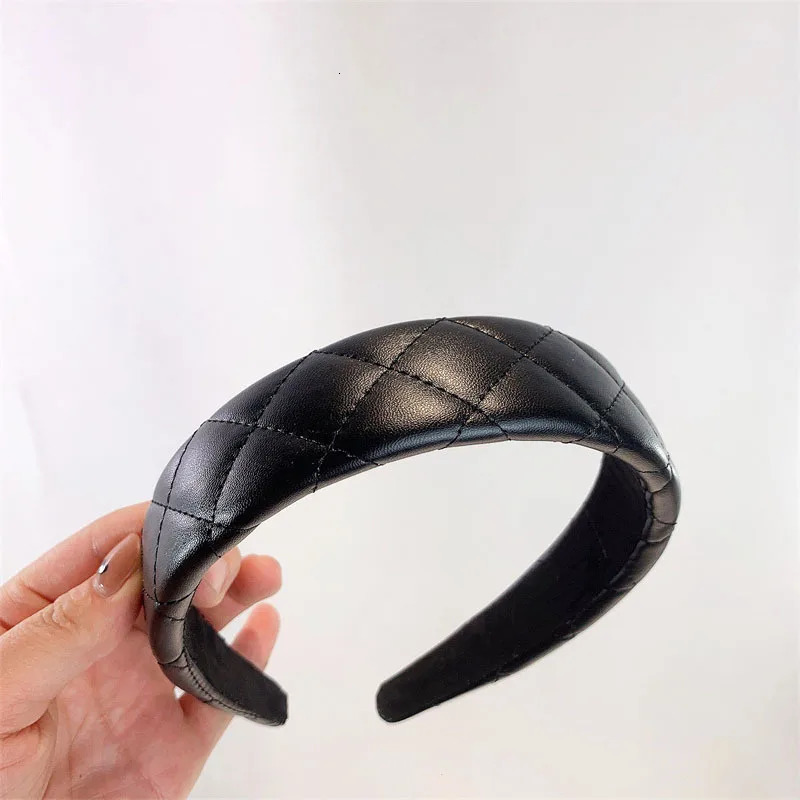 1 diamond shaped wide PU hair clip retro headband simple solid color hair accessory suitable for daily wear by girls and women 241205