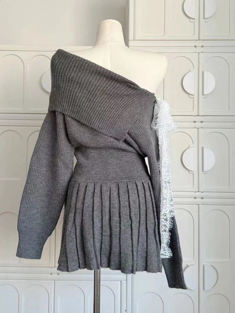 Autumn and winter womens retro knitted dress Korean mini shoulder pleated frog ballet core long sleeved one-piece 2000s style 241205