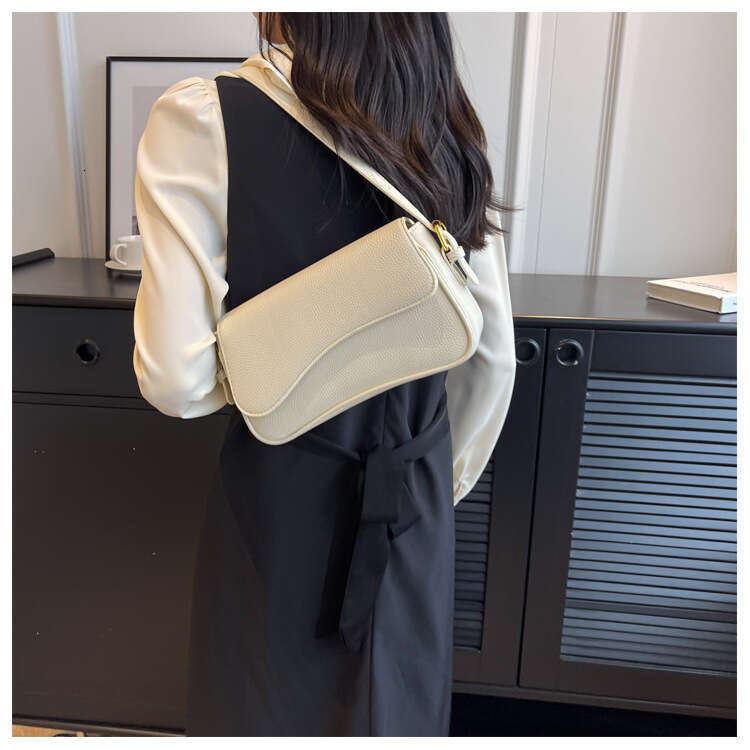 The New Fashion Texture Lychee Grain Small Square Simple Commuting Everything Single Shoulder Crossbody Bag