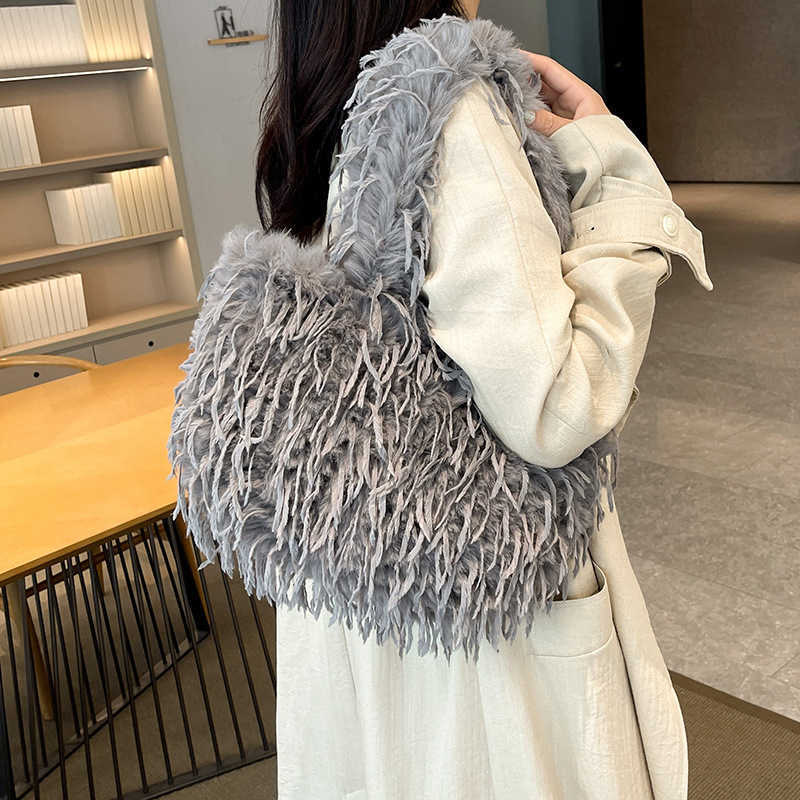 2024 New Women's Single Shoulder Luxury Trendy Bag Fashion Niche Versatile Bag New Single Shoulder 241205