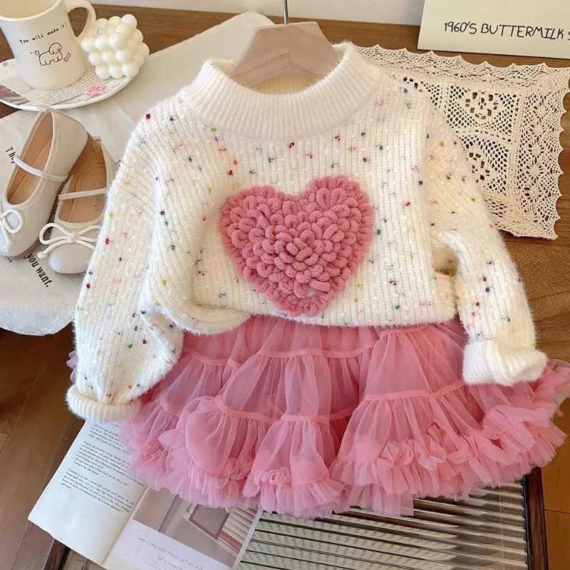 Childrens winter thick heart sweater cute girls Christmas sweater fashionable childrens casual clothing Su teres Para Ni os W241205