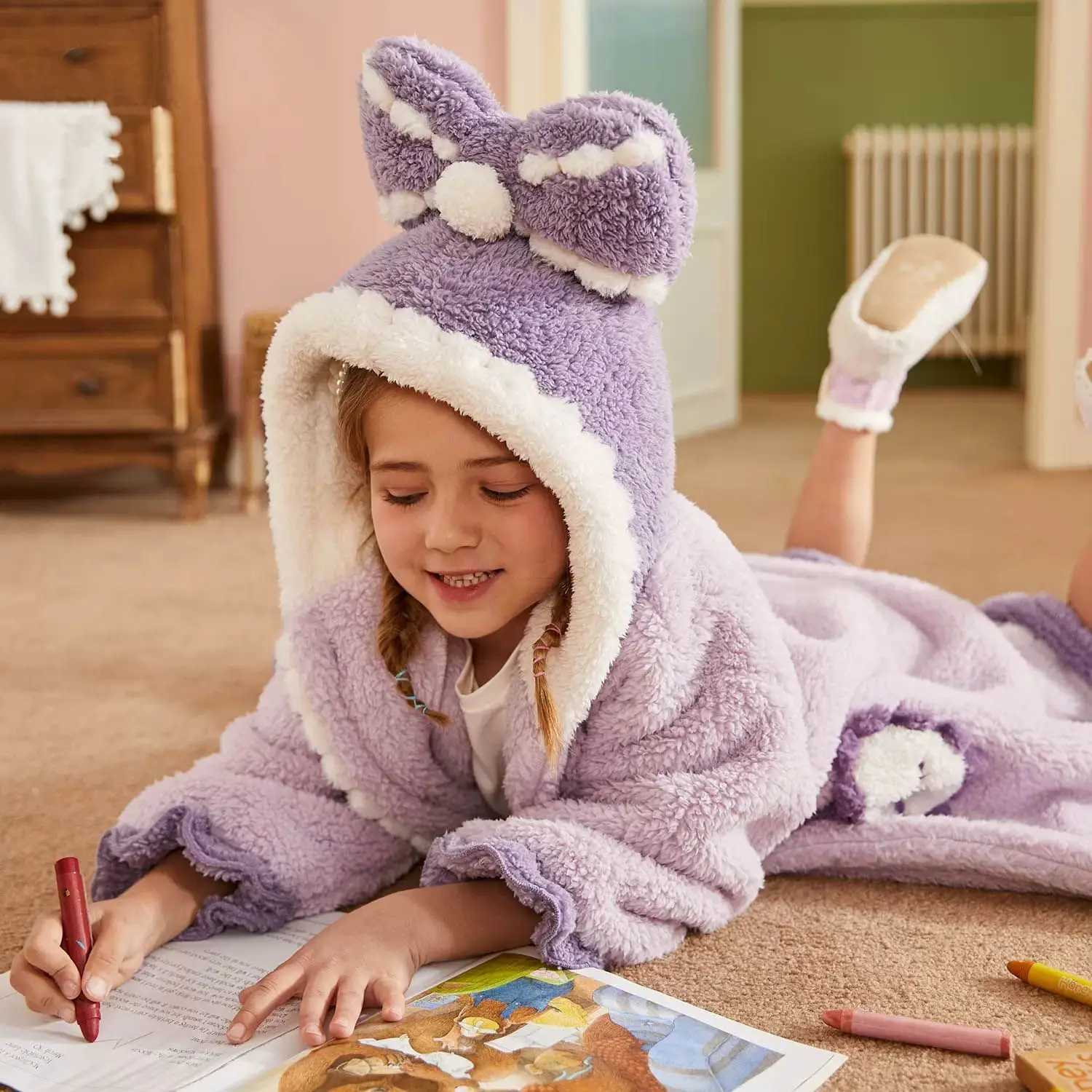 Pajamas Girls Flannel Pajamas Autumn Winter Robes for Kids Thick Fleece Nightgowns for Children Teenager Bath Towel for Kids Clothes H241205