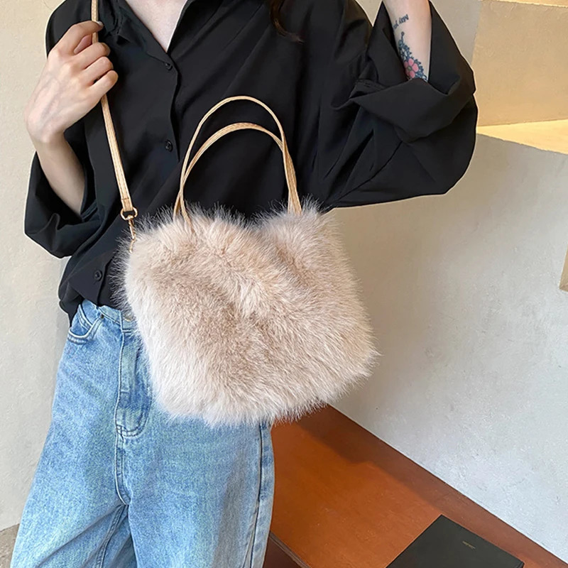 2025S New Free Shipping Designer Bag Soft Faux Fur Shoulder Fluffy Cross Shaped Square Fashionable Plush Handbag Womens Storage Bag