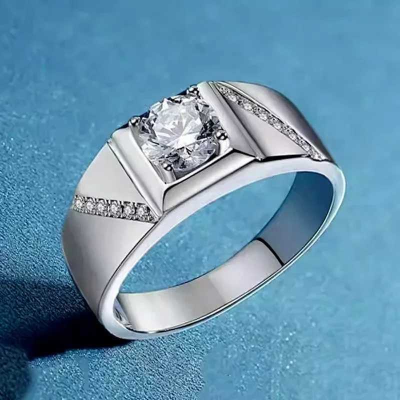 Classic 1 carat VVS1 D color silica mens wedding ring 18K white gold plated with% 925 sterling silver exquisite jewelry W241205