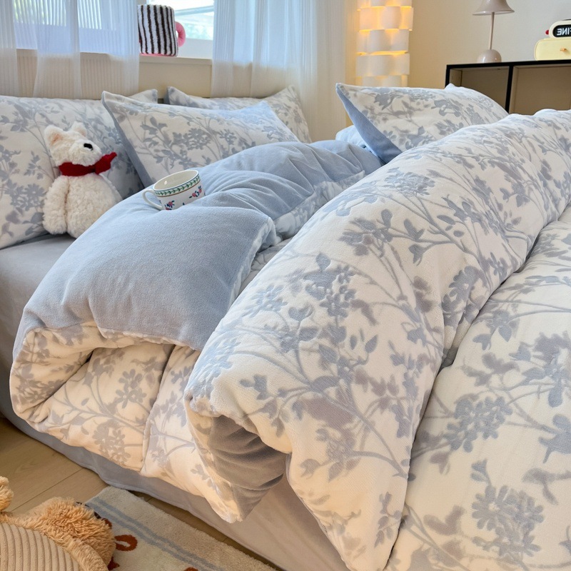 Thickened Carved Milk Fleece Autumn and Winter Duvet Cover