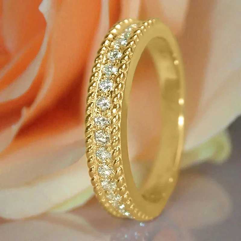 Huitan Simple and Elegant Bridal Wedding Ring Eternal Gold Cube Zirconia Ring Sparkling Fashion Jewelry W241205
