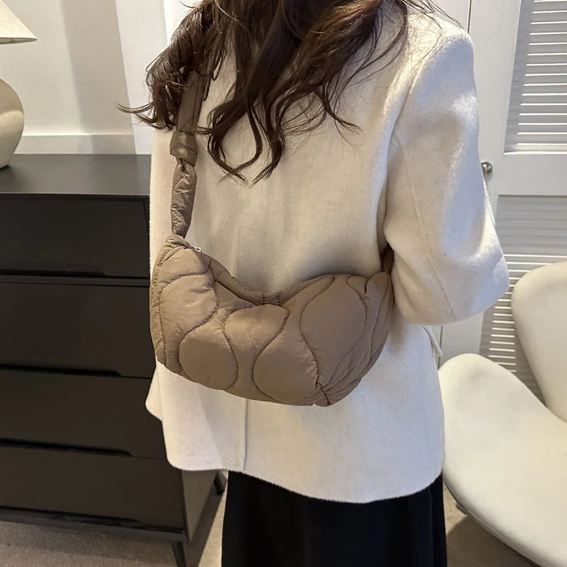 Female Puffer Shoulder Bag Soft Pillow Shopper Ruched Messenger Padded Tote Handbag Winter Checkered ner Purses 241204