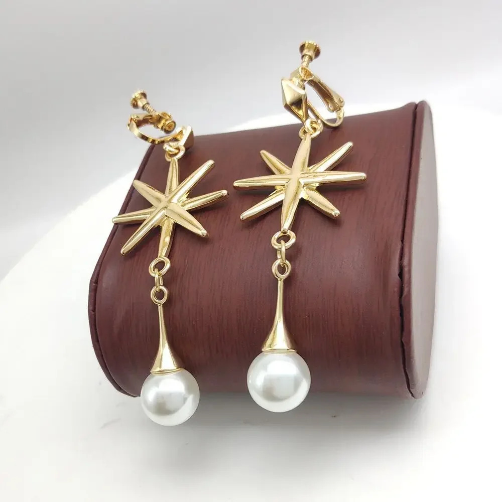 Honkai Star Rail Robin Pearl Earrings Clip Earrings Womens Retro Non Perforated Earrings Cuff Jewelry Makeup Mirror Cos Prop Gifts 241205