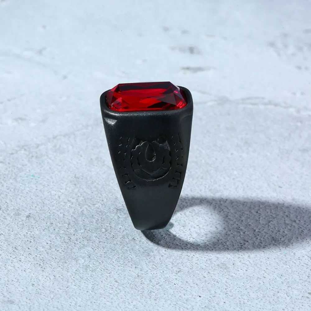 Simple and fashionable redstone crystal black ring for men and women retro gothic punk creative trend wedding ring niche party accessories W241205