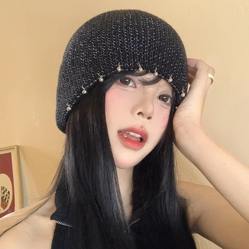 Retro Korean Ins sequined bead pulled flower hat suitable for womens spring and summer casual edition face small niche Y2K bean hat 241205