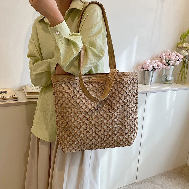 Casual Handbag Straw Woven Hollowed Out large Capacity Tote Bag Women Artistic Summer Niche Personalized Shoulder 241204