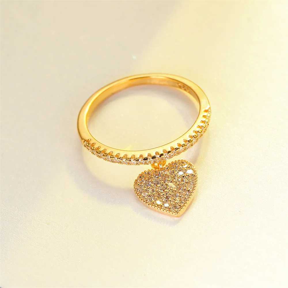 Luxury crystal white zircon heart-shaped ring suitable for women vintage gold wedding ring engagement jewelry mothers gift W241205