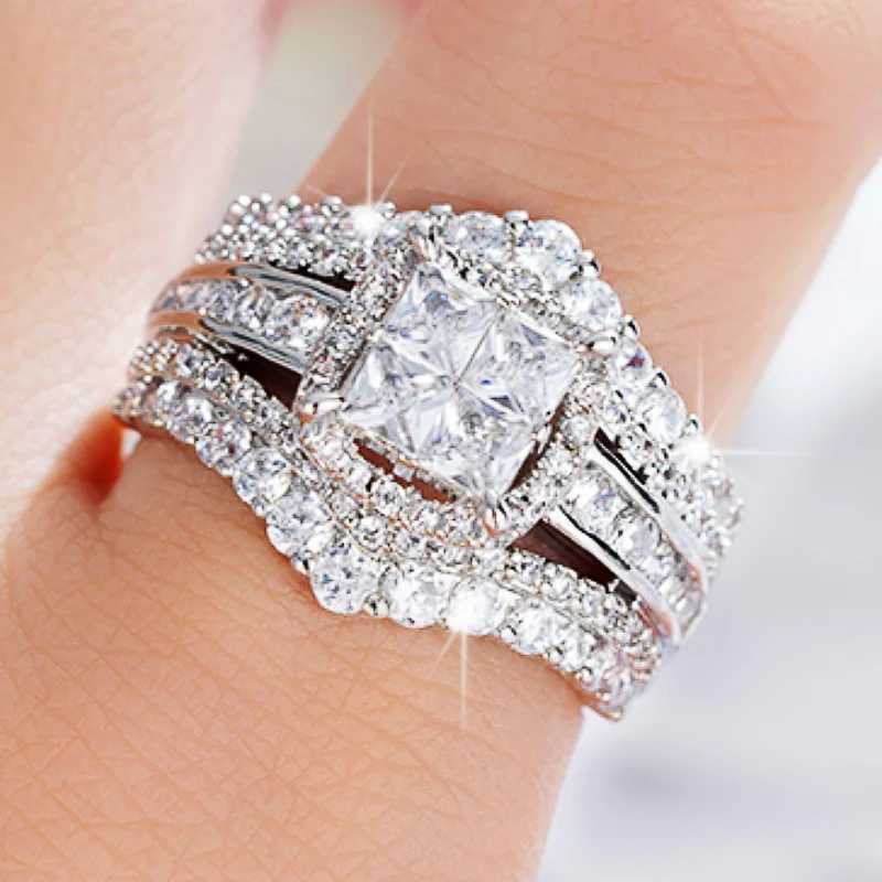 Huitan Princ Cut Cubic Zirconia Ring Womens Luxury Fashion Wedding Band Accories Silver 2023 New Womens Jewelry W241205