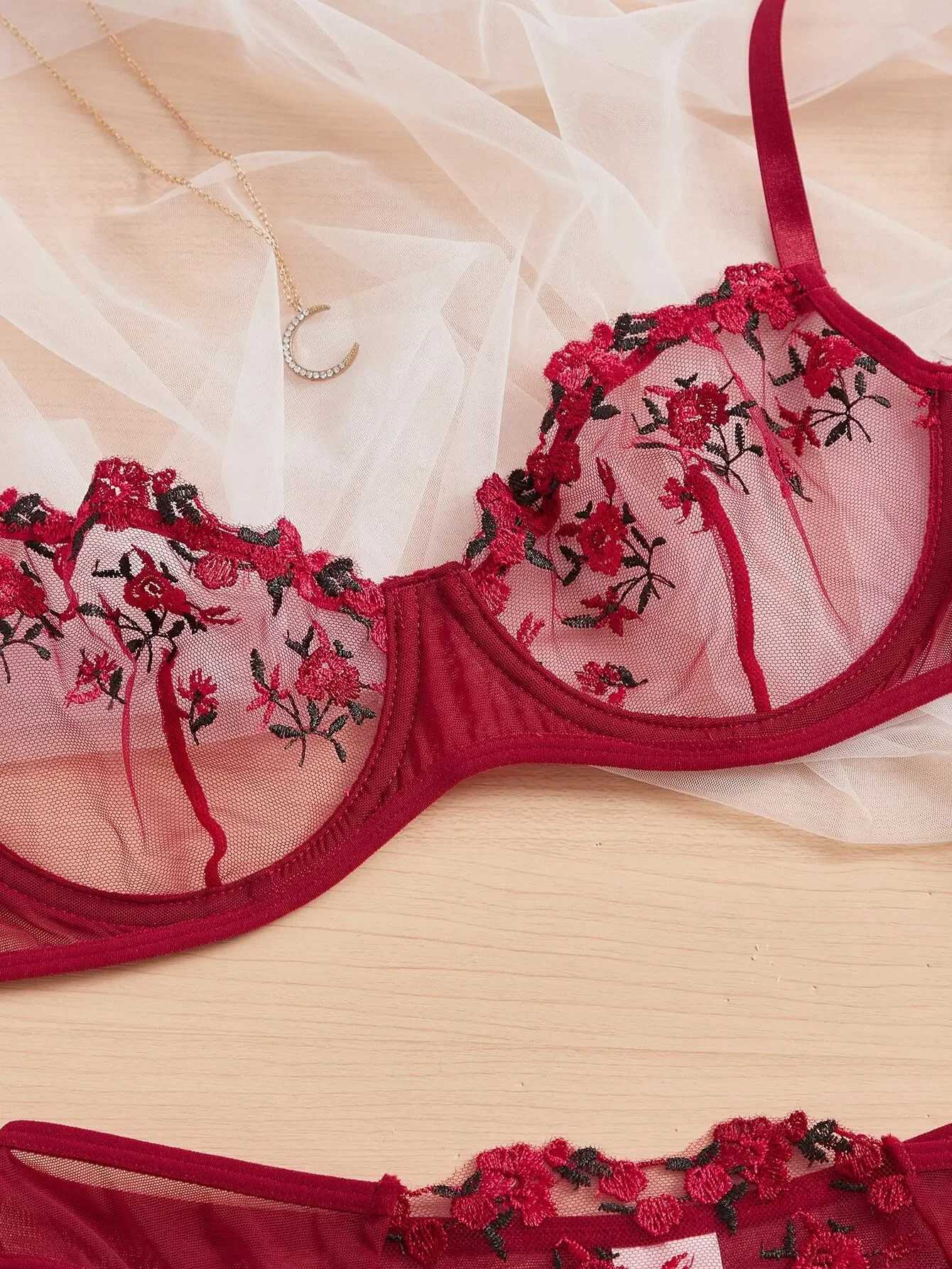 Sexy Lingerie Exquisite Embroidery Floral Ultra-thin Sexy Large Size Lingerie Ladies Lace Transparent Underwear Bra Set S-4XLXJ241205