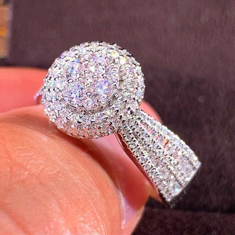 Huitan Warm Sweet Wedding Dress Womens Ring Fully Covered Shining CZ Stone Bow Shell New Design La Fashion Jewelry W241205