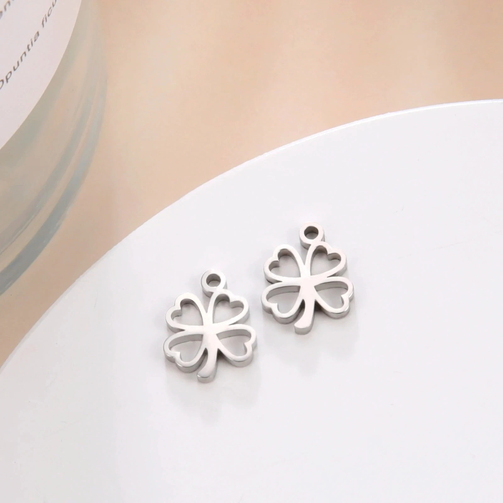 EUEAVAN 5pcs Stainless Steel Charms for Jewelry Making Leaves Lotus Flower Star Pendant Mini Charm Necklace Bracelet DIY Gifts 241122