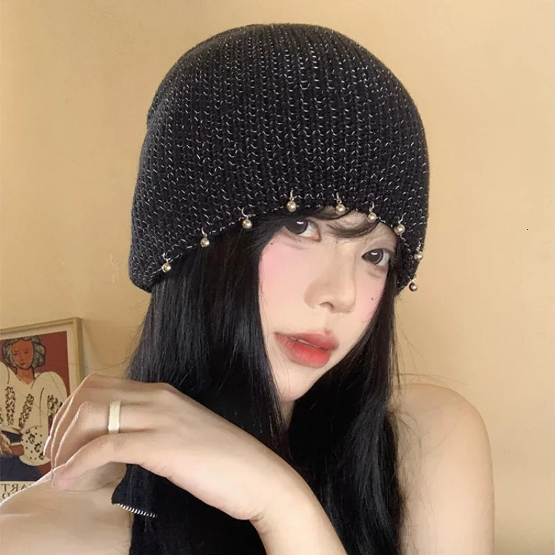 Retro Korean Ins sequined bead pulled flower hat suitable for womens spring and summer casual edition face small niche Y2K bean hat 241205