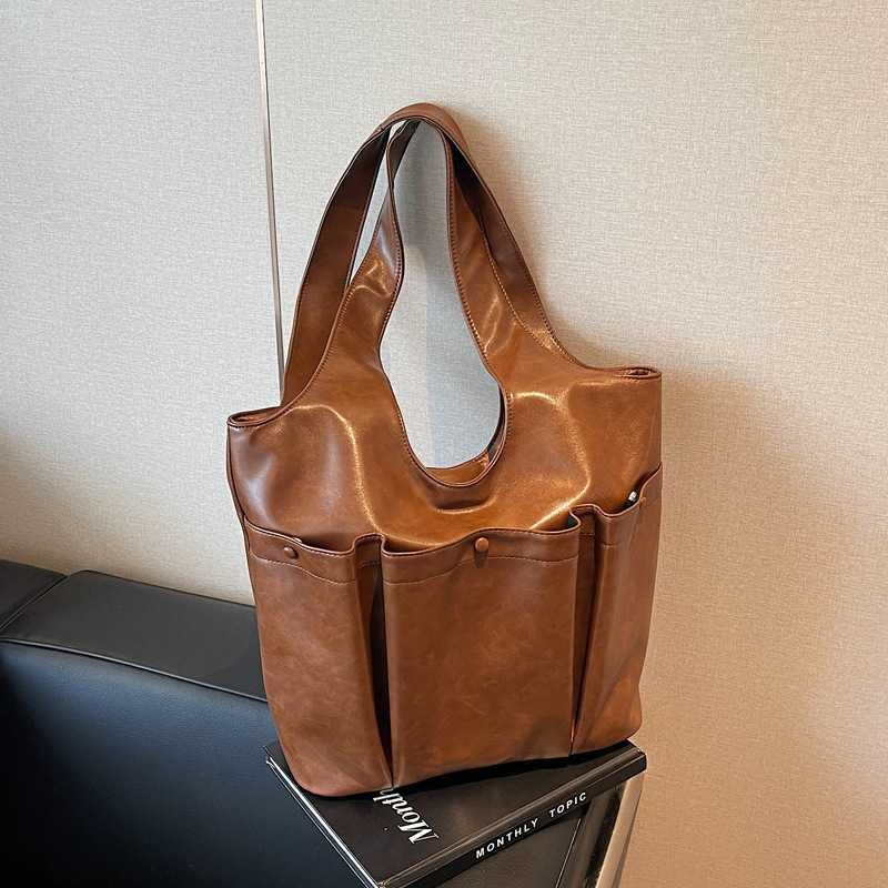 Large capacity women's autumn winter Korean version high-end shoulder bag commuting bucket bag 241215