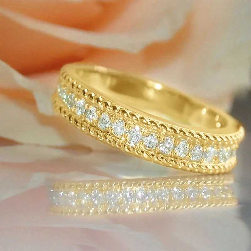 Huitan Simple and Elegant Bridal Wedding Ring Eternal Gold Cube Zirconia Ring Sparkling Fashion Jewelry W241205