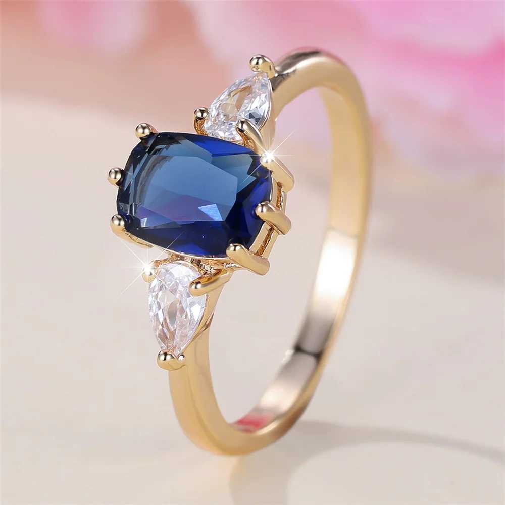 Luxury White Blue Zircon Mens Fashion Crystal Engagement Ring Vintage Gold Mens Wedding Jewelry W241205
