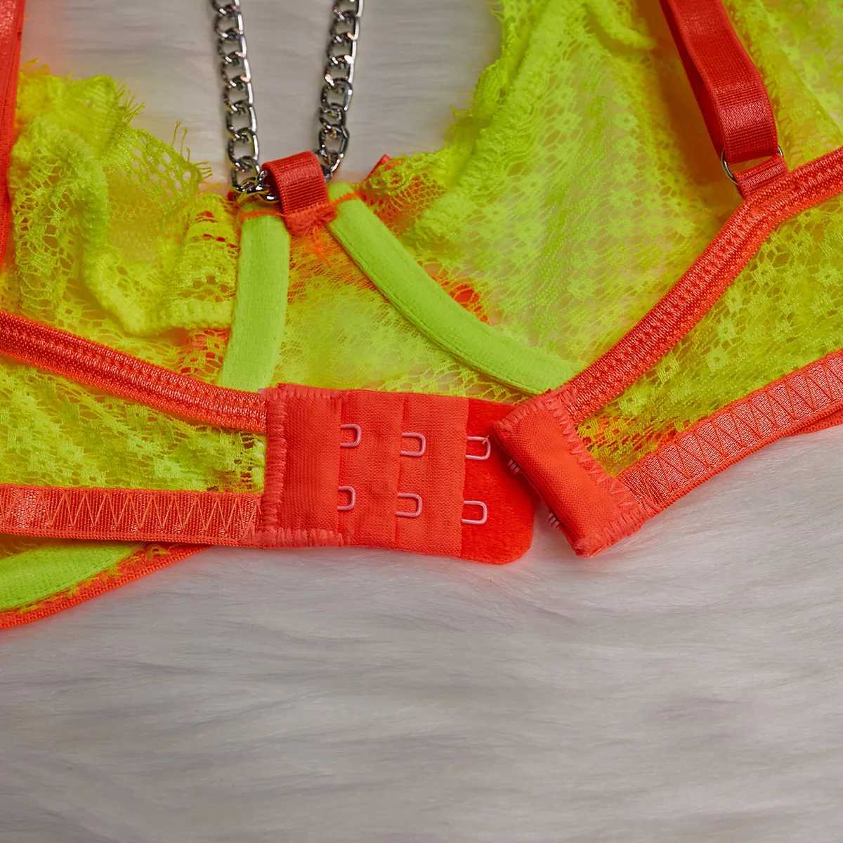 Plus Size Lingerie Sexy Mesh Hot Erotic Lingerie Sexy Lace Bra Set For Women Chains Costumes Set Underwear Bra Panty Garters SetXJ241205