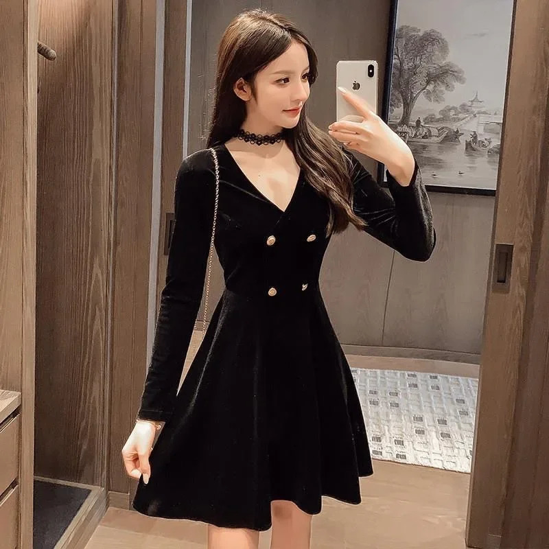 AutumnWinter 2024 Womens Niche Black Elegant Puff Skirt Pleuche Dress Womens Spring Autumn Elite Style 241204
