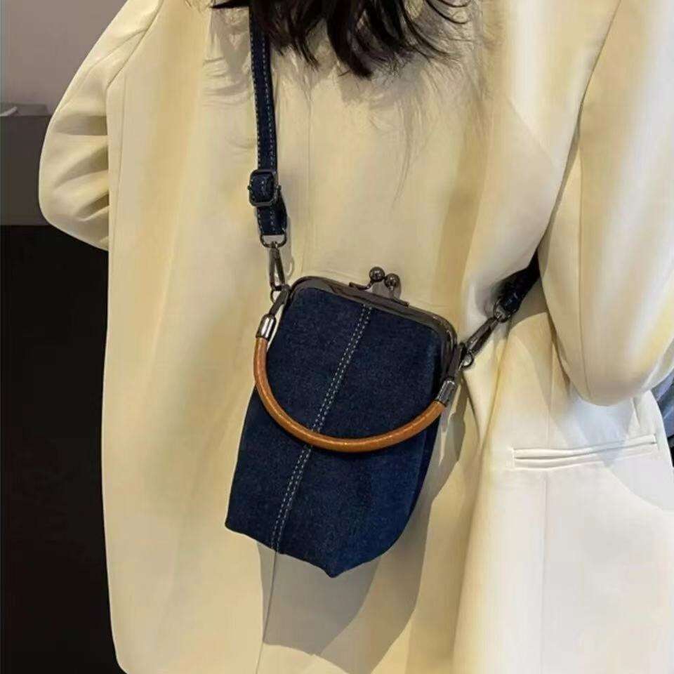 Fashionable casual denim mobile phone crossbody bag, artistic handbag, versatile commuting handmade women's bag