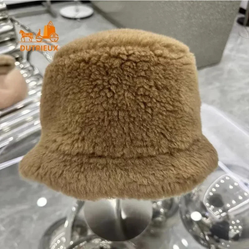 Teddy Bear coat color scheme bucket hat camouflage wool fur warm thick winter hat fashion trend 241205