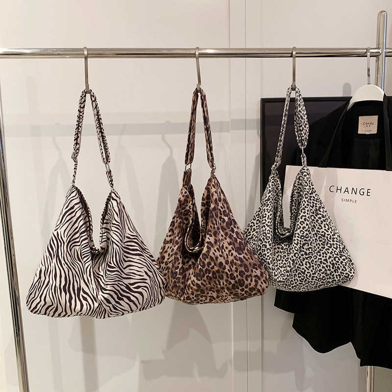 Women's Handbag New Style Fashion Leopard Print Velvet Bag Simple Temperament Zebra Print Commuting Temperament Single Shoulder Women's Bag 