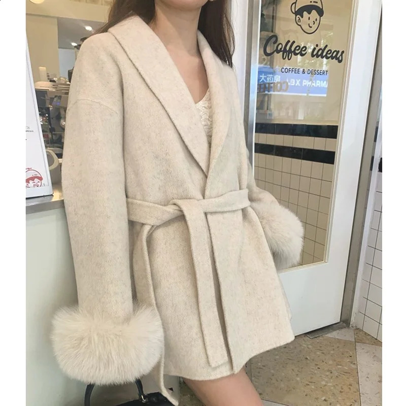 Womens Autumn And Winter Versatile Tweed Cape Coat Belt Models Highlevel Sense of Fur Cuffs Blends for Women 241205