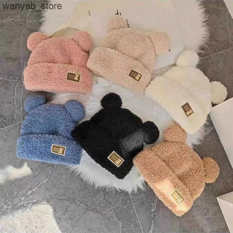 Cloches Fashionable autumn and winter womens Beanies hats warm and cute bear ear hats casual couple knitted plush soft L240910