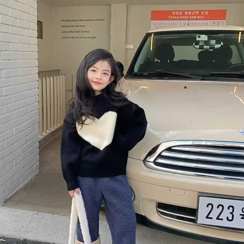 O-neck regular length floral heart-shaped cotton thick sweet fashionable warm winter childrens sweater W241205