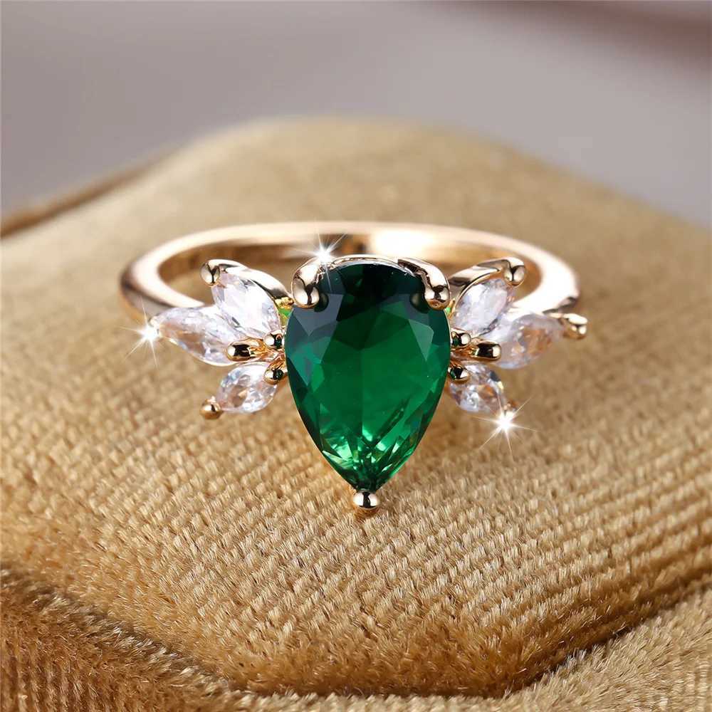 Luxury white green zircon mens fashionable crystal engagement ring retro gold mens wedding jewelry W241205