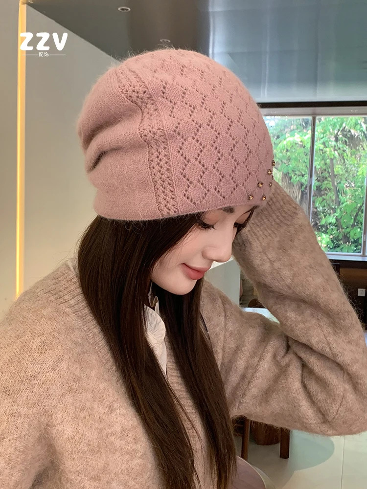 Fashionable womens knitted Beanie hat for winter warmth oversized outdoor skiing hat hip-hop striped hat thickness R76 241205