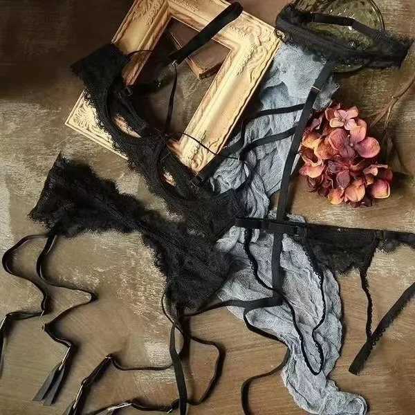 Sexy lingerie lace bra hollow steel support four-piece underwear set hanging neck garter belt open pantiesXJ241205