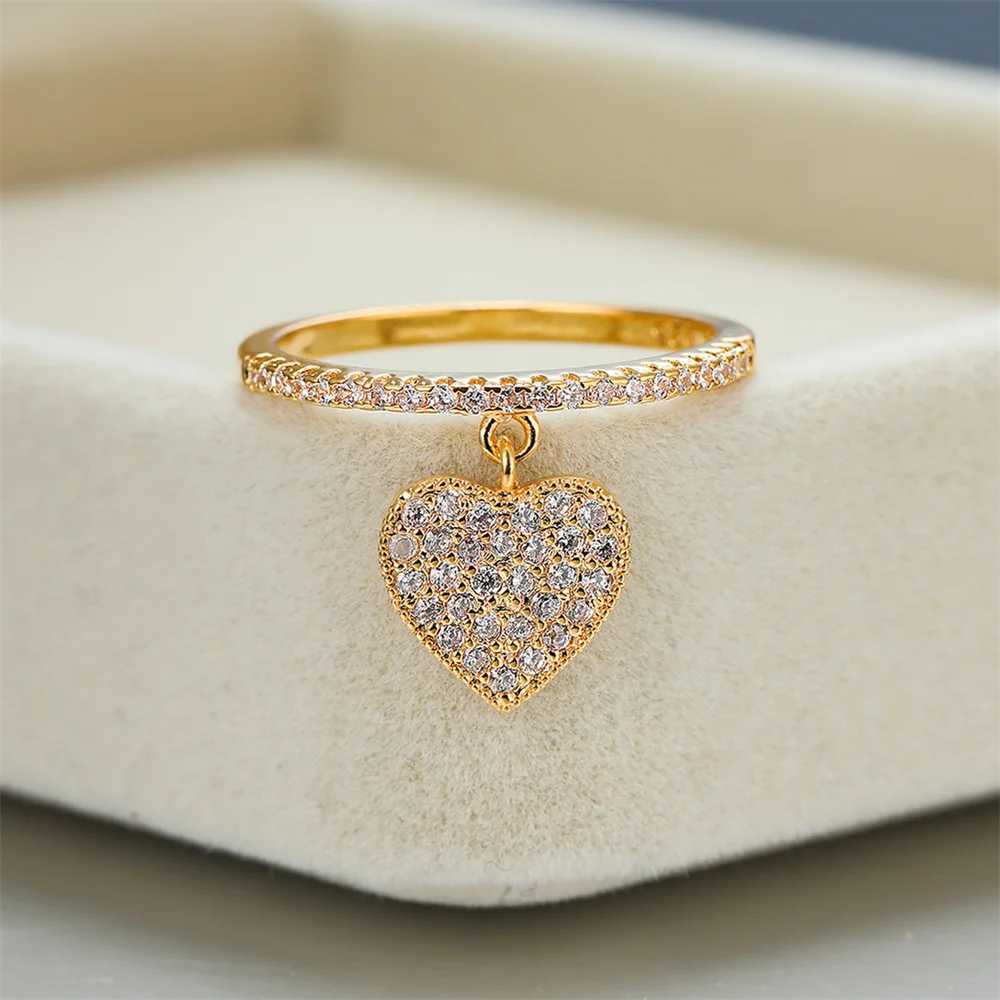 Luxury crystal white zircon heart-shaped ring suitable for women vintage gold wedding ring engagement jewelry mothers gift W241205