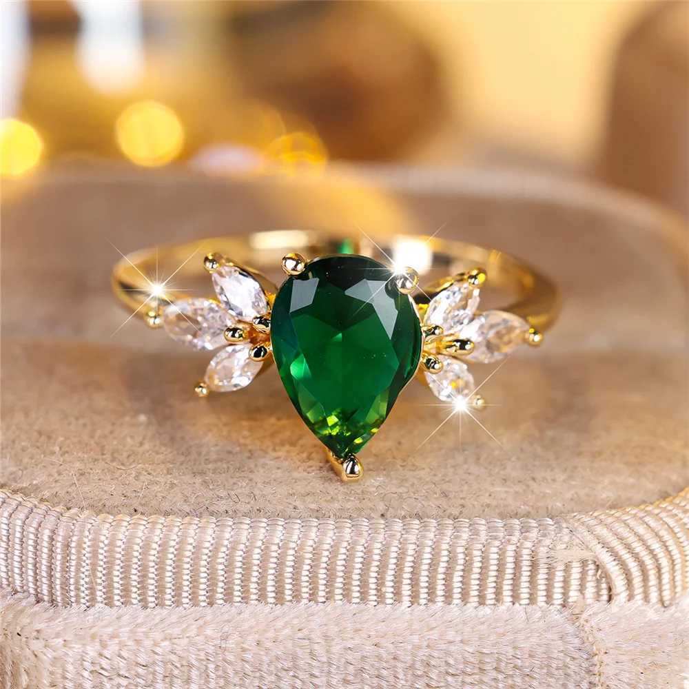 Luxury white green zircon mens fashionable crystal engagement ring retro gold mens wedding jewelry W241205