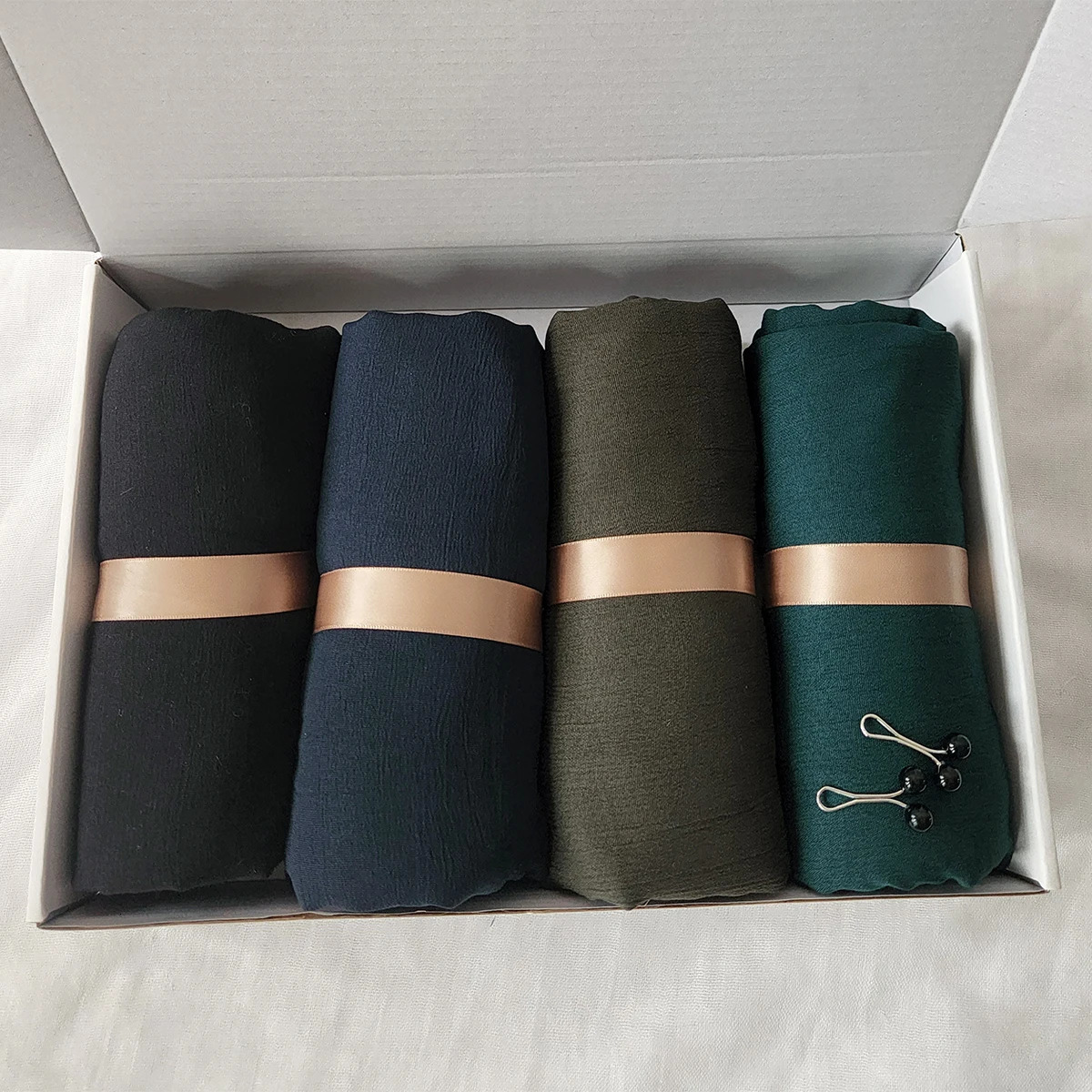 4-piece set of headscarves with pins curled scarves suitable for female Muslim headscarves long shawls Pashmina solid headscarves 241216