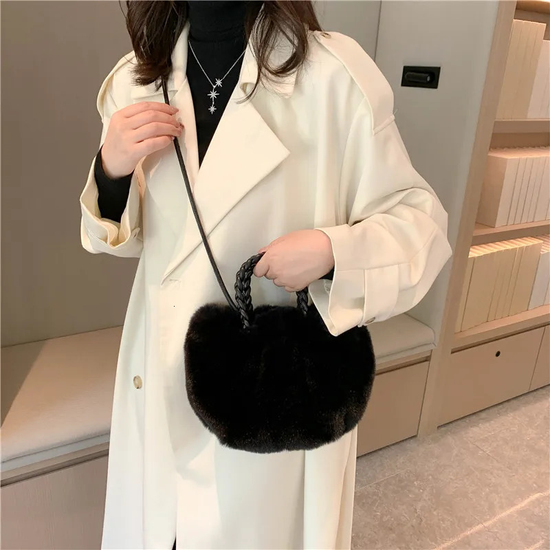 Plush Bag Winter Womens Fashion Handbag Cloud Artificial Fur Wallet Fashion Casual Womens Shoulder Bag Fluffy Bag 241205