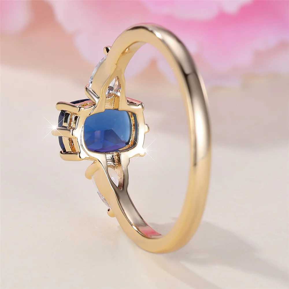 Luxury White Blue Zircon Mens Fashion Crystal Engagement Ring Vintage Gold Mens Wedding Jewelry W241205